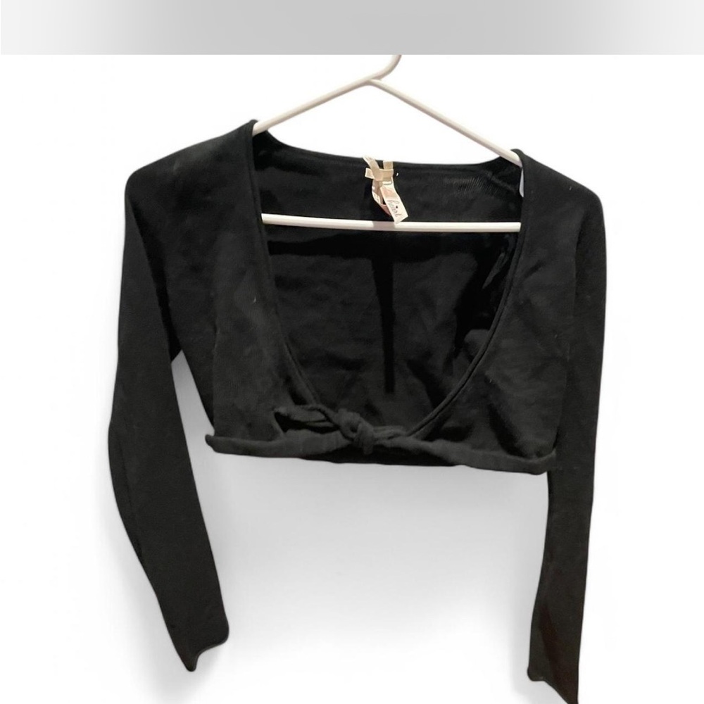 Vintage Black Long Sleeve Derek Heart Crop Top